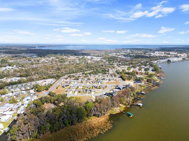 1136 SEA PINES COURT, Tavares, FL 32778