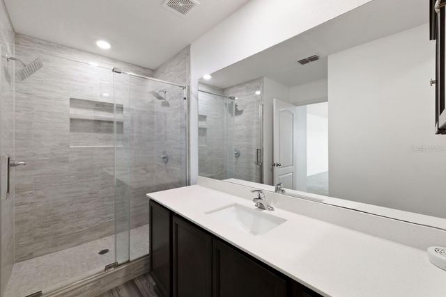 1136 SEA PINES COURT, Tavares, FL 32778