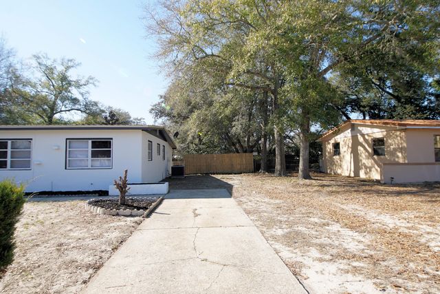 365 Argyle Court, Mary Esther, FL 32569
