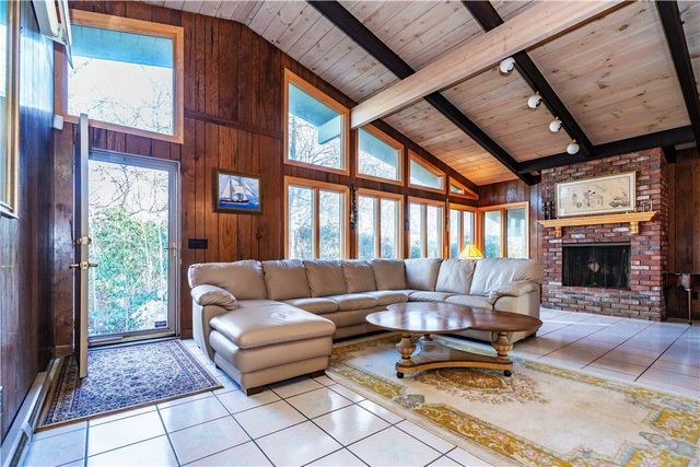 35 Sunset Avenue, North Kingstown, RI 02874