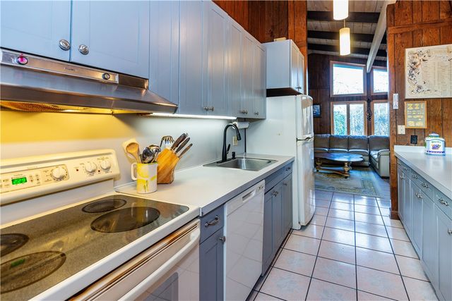 35 Sunset Avenue, North Kingstown, RI 02874