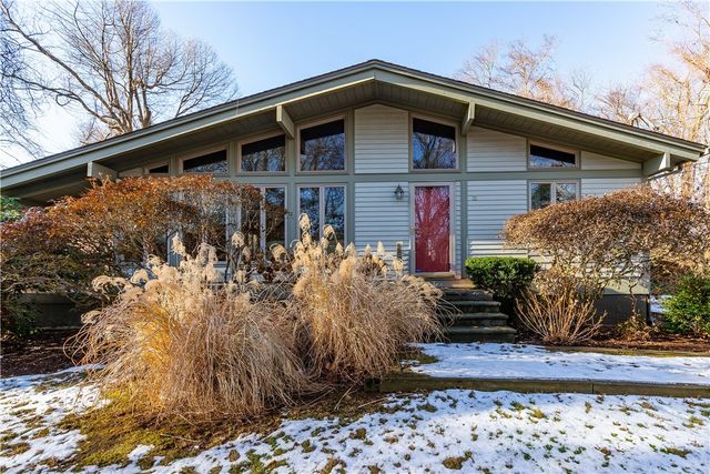 35 Sunset Avenue, North Kingstown, RI 02874