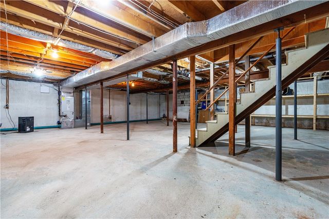 35 Sunset Avenue, North Kingstown, RI 02874