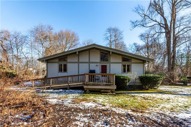 35 Sunset Avenue, North Kingstown, RI 02874