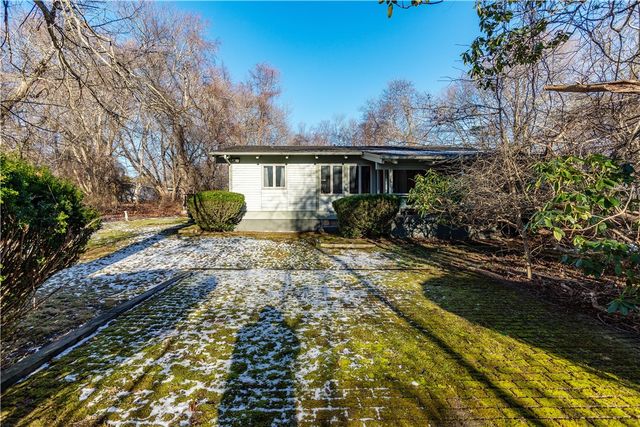35 Sunset Avenue, North Kingstown, RI 02874