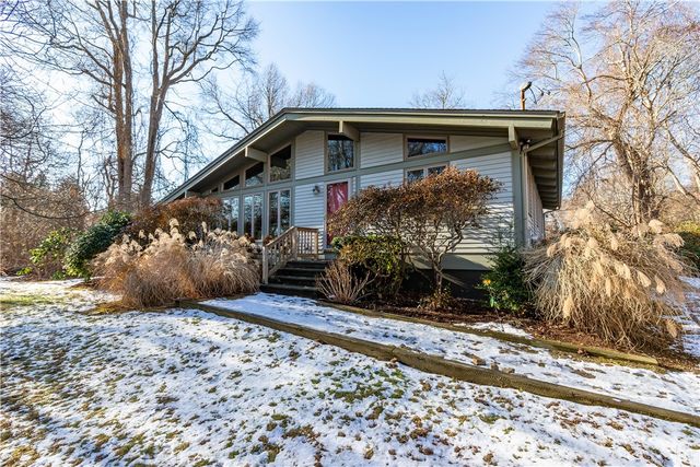 35 Sunset Avenue, North Kingstown, RI 02874