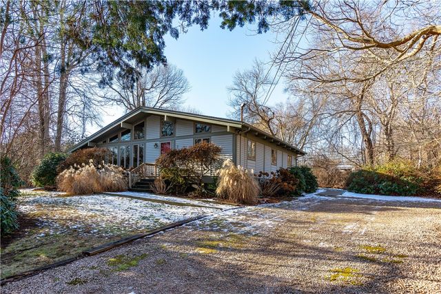 35 Sunset Avenue, North Kingstown, RI 02874