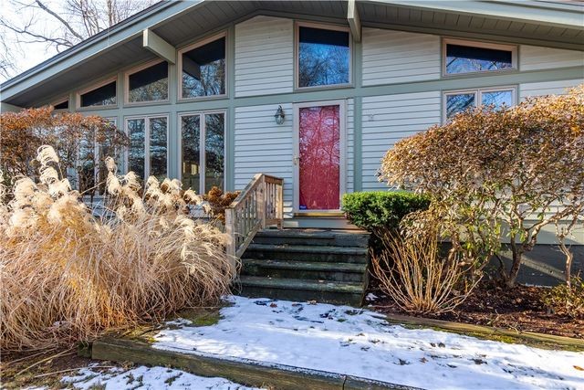 35 Sunset Avenue, North Kingstown, RI 02874