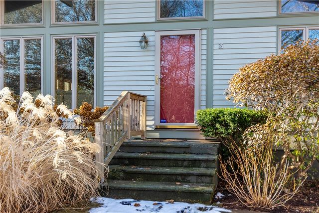 35 Sunset Avenue, North Kingstown, RI 02874