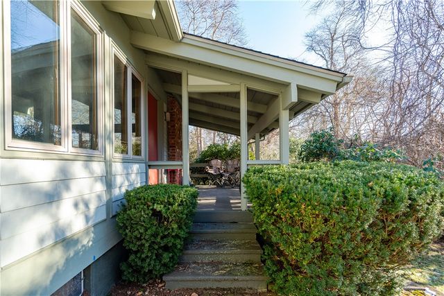 35 Sunset Avenue, North Kingstown, RI 02874