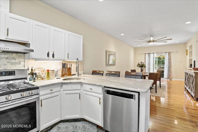 18 Deerchase Lane, Lakewood, NJ 08701