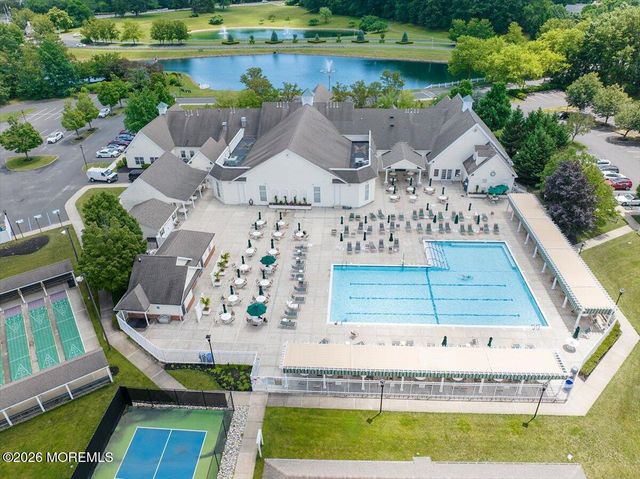18 Deerchase Lane, Lakewood, NJ 08701