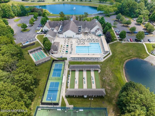 18 Deerchase Lane, Lakewood, NJ 08701