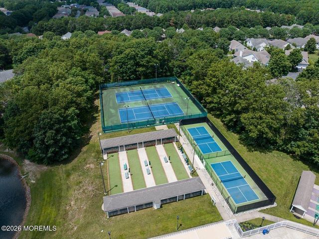 18 Deerchase Lane, Lakewood, NJ 08701