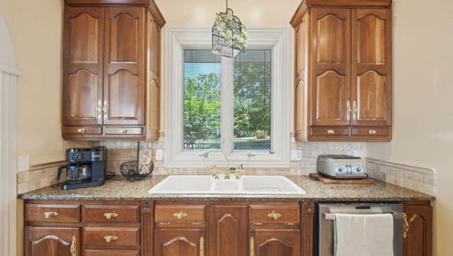 424 Hewgleys Road, South Pittsburg, TN 37380