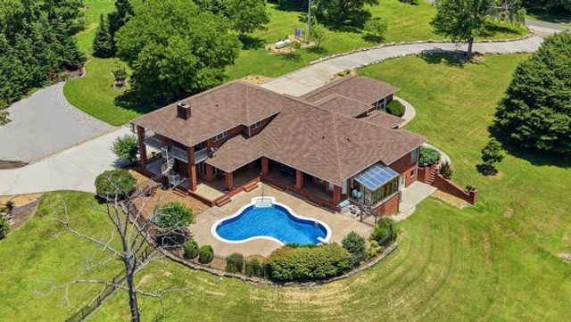 424 Hewgleys Road, South Pittsburg, TN 37380