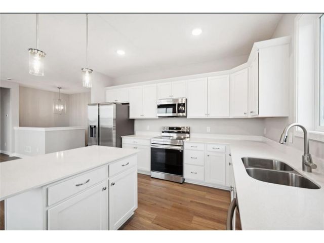 1125 Legacy Parkway, New Richmond, WI 54017