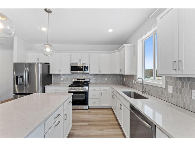 1125 Legacy Parkway, New Richmond, WI 54017