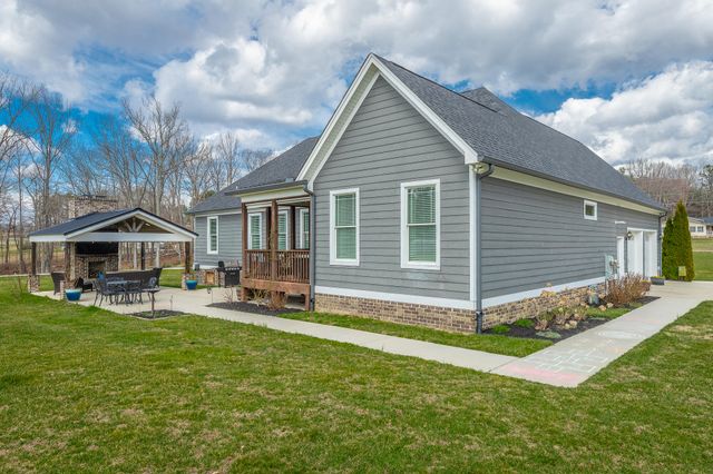 2418 Mowbray Pike, Soddy Daisy, TN 37379