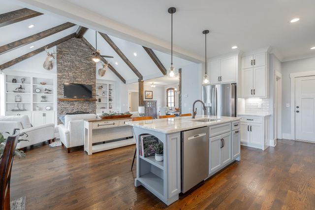 2418 Mowbray Pike, Soddy Daisy, TN 37379