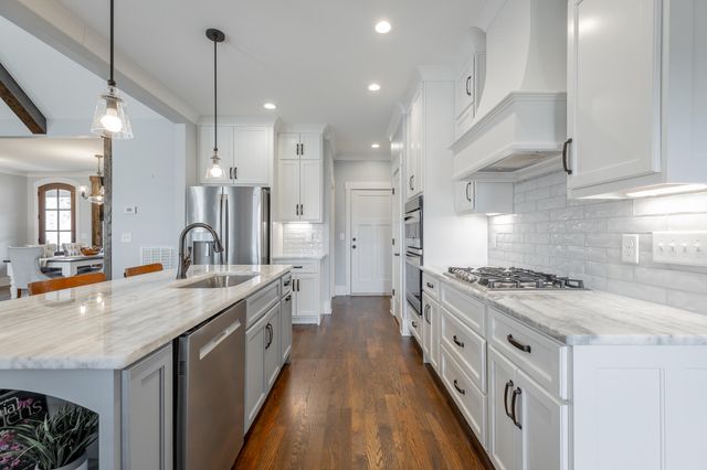 2418 Mowbray Pike, Soddy Daisy, TN 37379