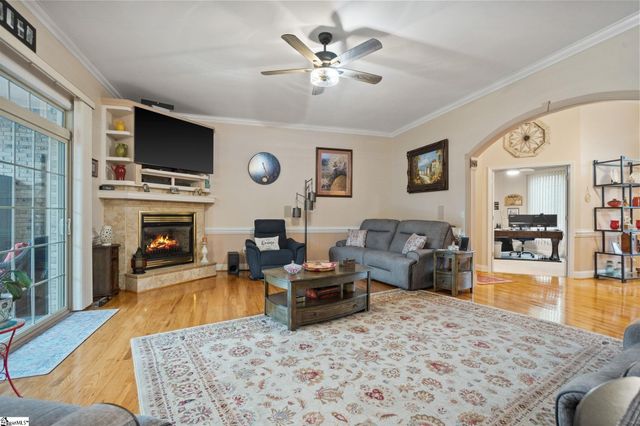 409 Wickham Way, Boiling Springs, SC 29316