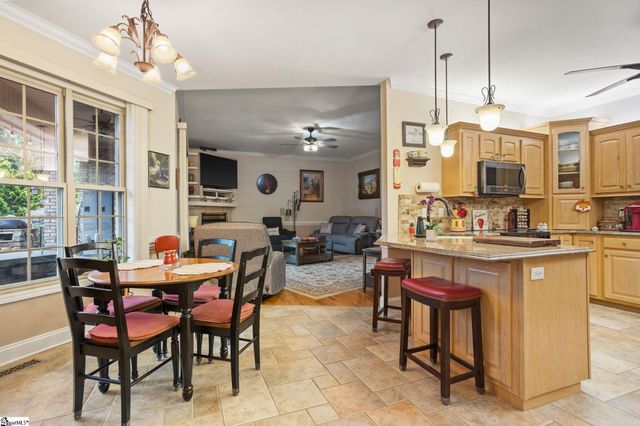 409 Wickham Way, Boiling Springs, SC 29316