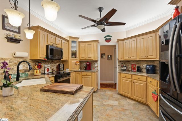 409 Wickham Way, Boiling Springs, SC 29316