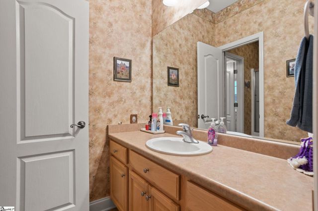 409 Wickham Way, Boiling Springs, SC 29316