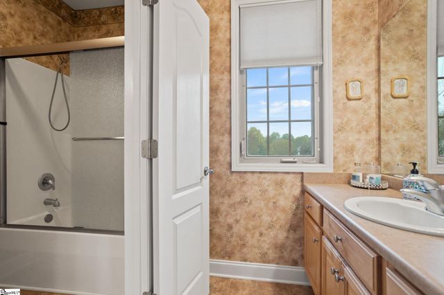 409 Wickham Way, Boiling Springs, SC 29316