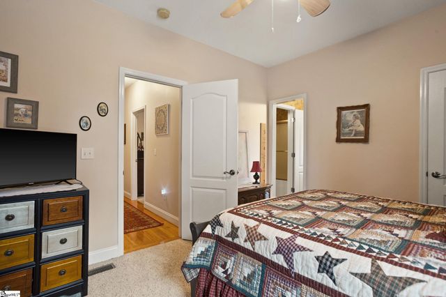 409 Wickham Way, Boiling Springs, SC 29316