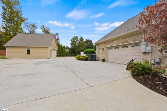 409 Wickham Way, Boiling Springs, SC 29316