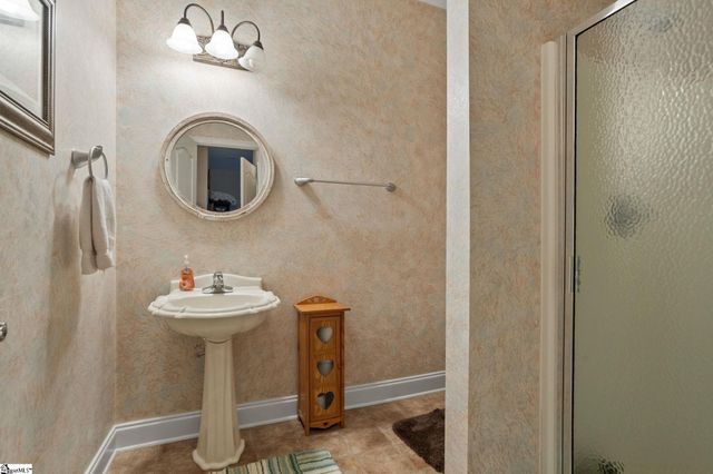 409 Wickham Way, Boiling Springs, SC 29316