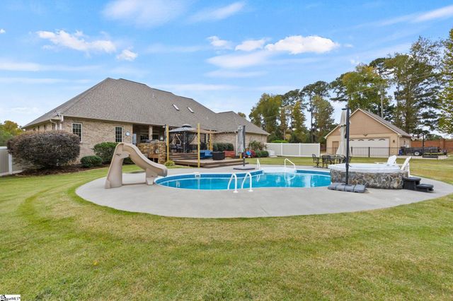 409 Wickham Way, Boiling Springs, SC 29316