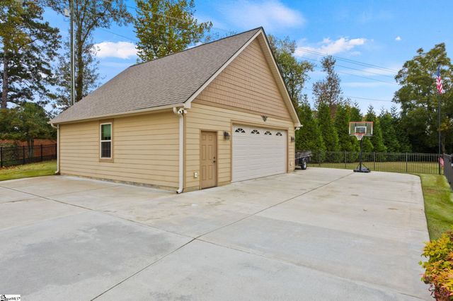 409 Wickham Way, Boiling Springs, SC 29316