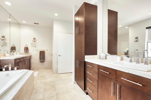 2121 Albany Street, Dallas, TX 75201