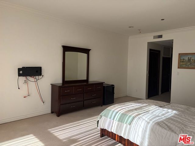 125 N Gale Drive 204, Beverly Hills, CA 90211