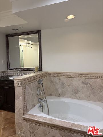 125 N Gale Drive 204, Beverly Hills, CA 90211
