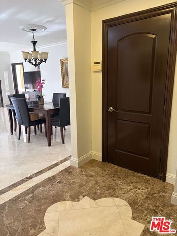 125 N Gale Drive 204, Beverly Hills, CA 90211