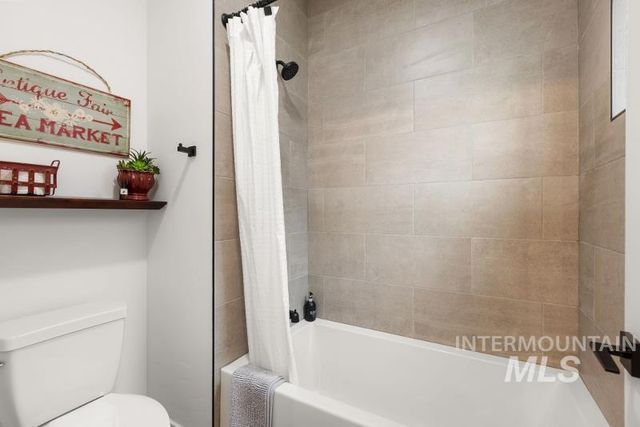 258 W Kinross St, Middleton, ID 83644