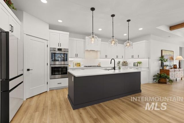 258 W Kinross St, Middleton, ID 83644