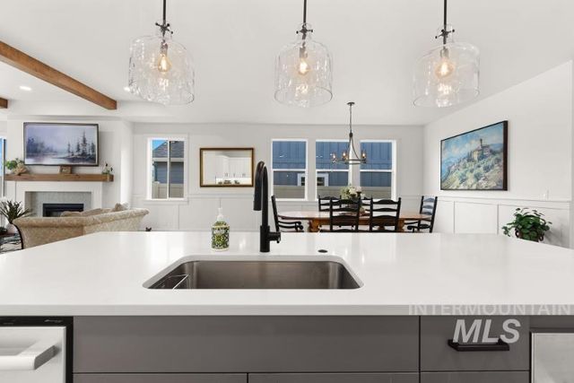 258 W Kinross St, Middleton, ID 83644