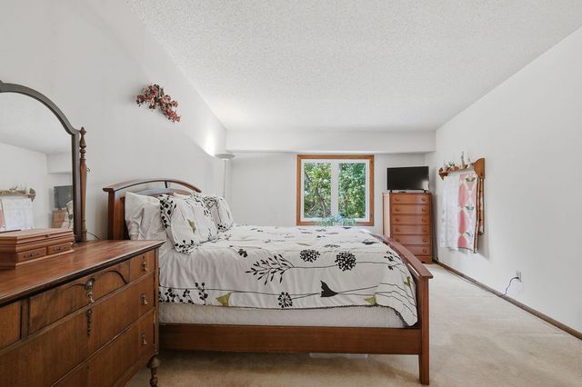 13036 Ottawa Drive, Savage, MN 55378