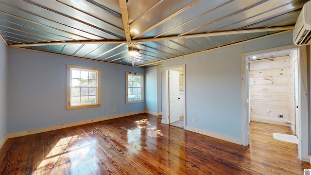 305 Simpkins Lane, Mayfield, KY 42066