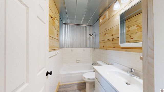 305 Simpkins Lane, Mayfield, KY 42066