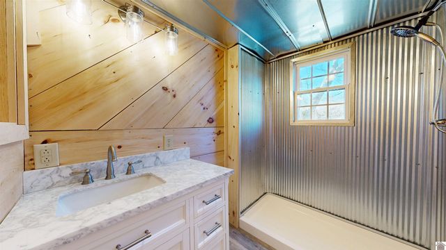 305 Simpkins Lane, Mayfield, KY 42066