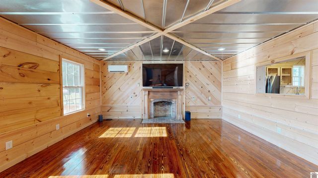 305 Simpkins Lane, Mayfield, KY 42066