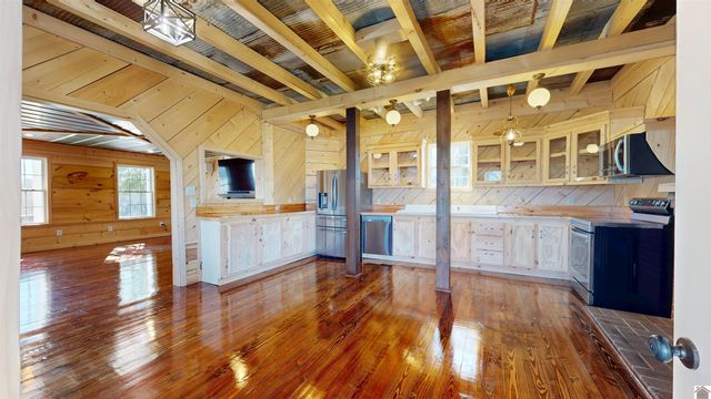 305 Simpkins Lane, Mayfield, KY 42066