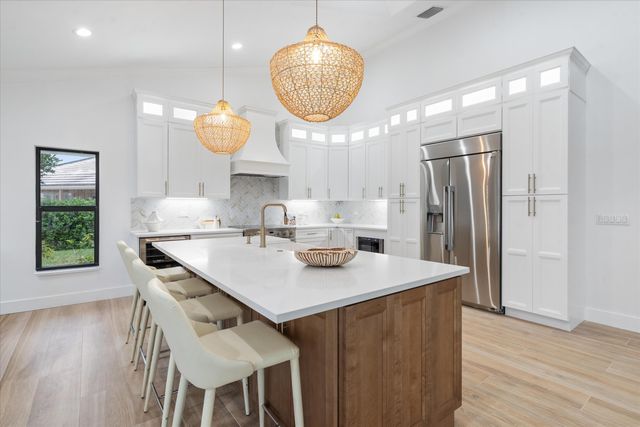 24 Dunbar Road, Palm Beach Gardens, FL 33418