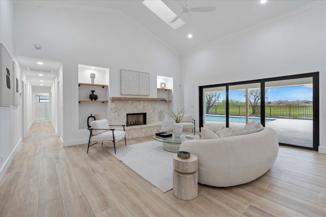 24 Dunbar Road, Palm Beach Gardens, FL 33418